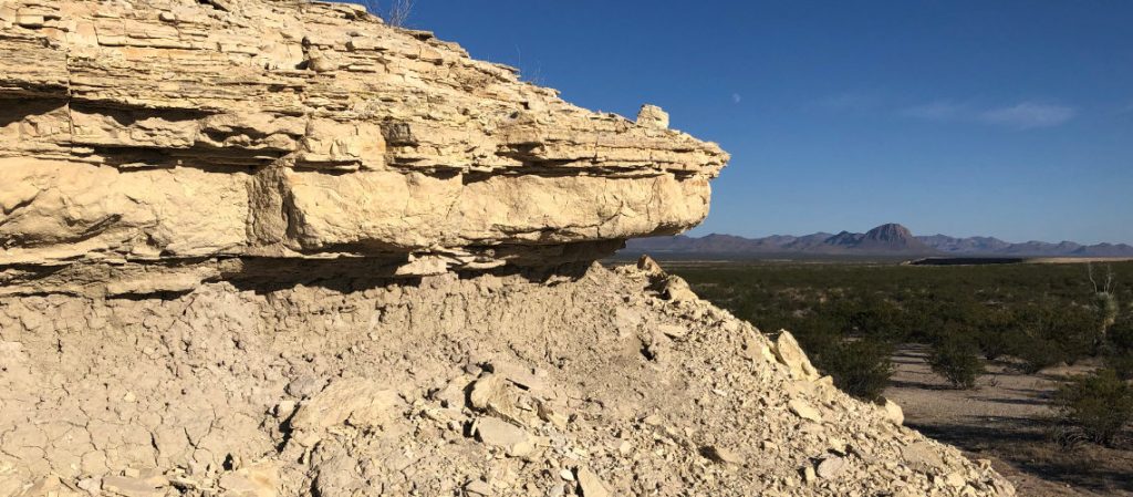 Native clay in a lacustrine or lake-bed deposit