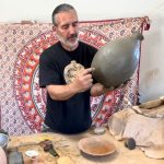 Tony Soares teaches paddle and anvil pottery making